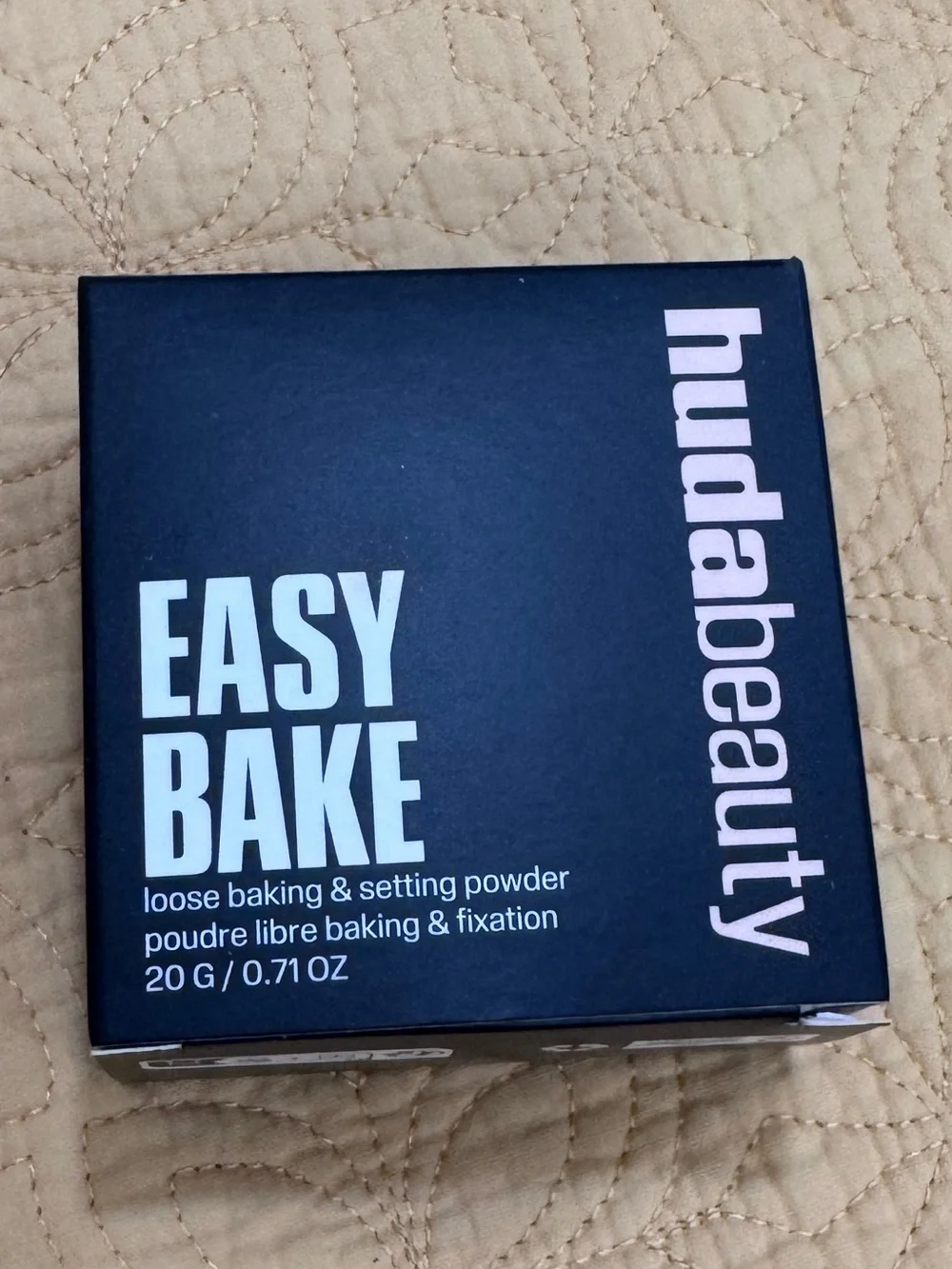 HUDA BEAUTY Easy Bake Loose Powder in Cherry Blossom Cake